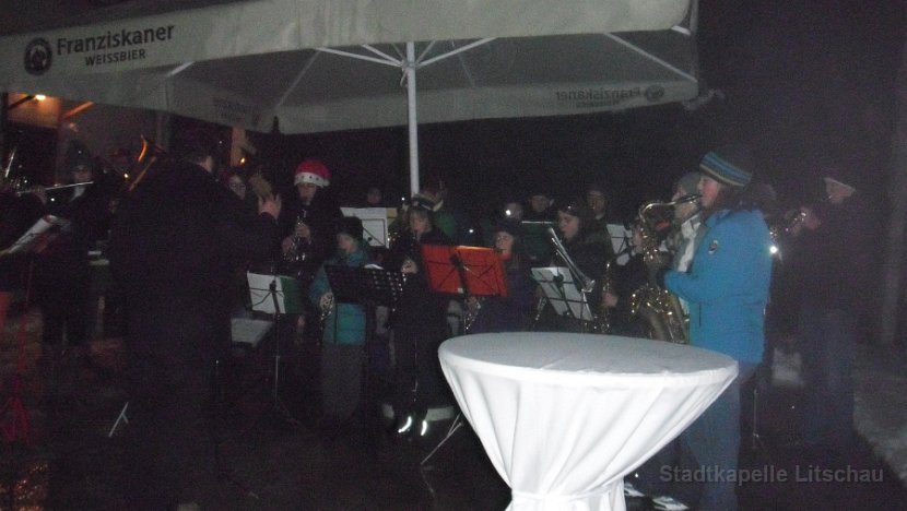 2012_12_15 Charityveranstaltung im Schlosshof (Jugend) (4)